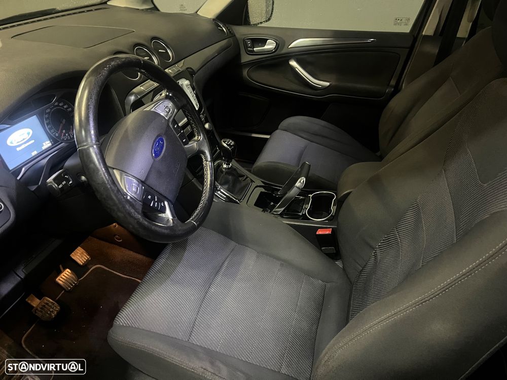 Ford S-Max 2.0 TDCi Titanium 7L - 18