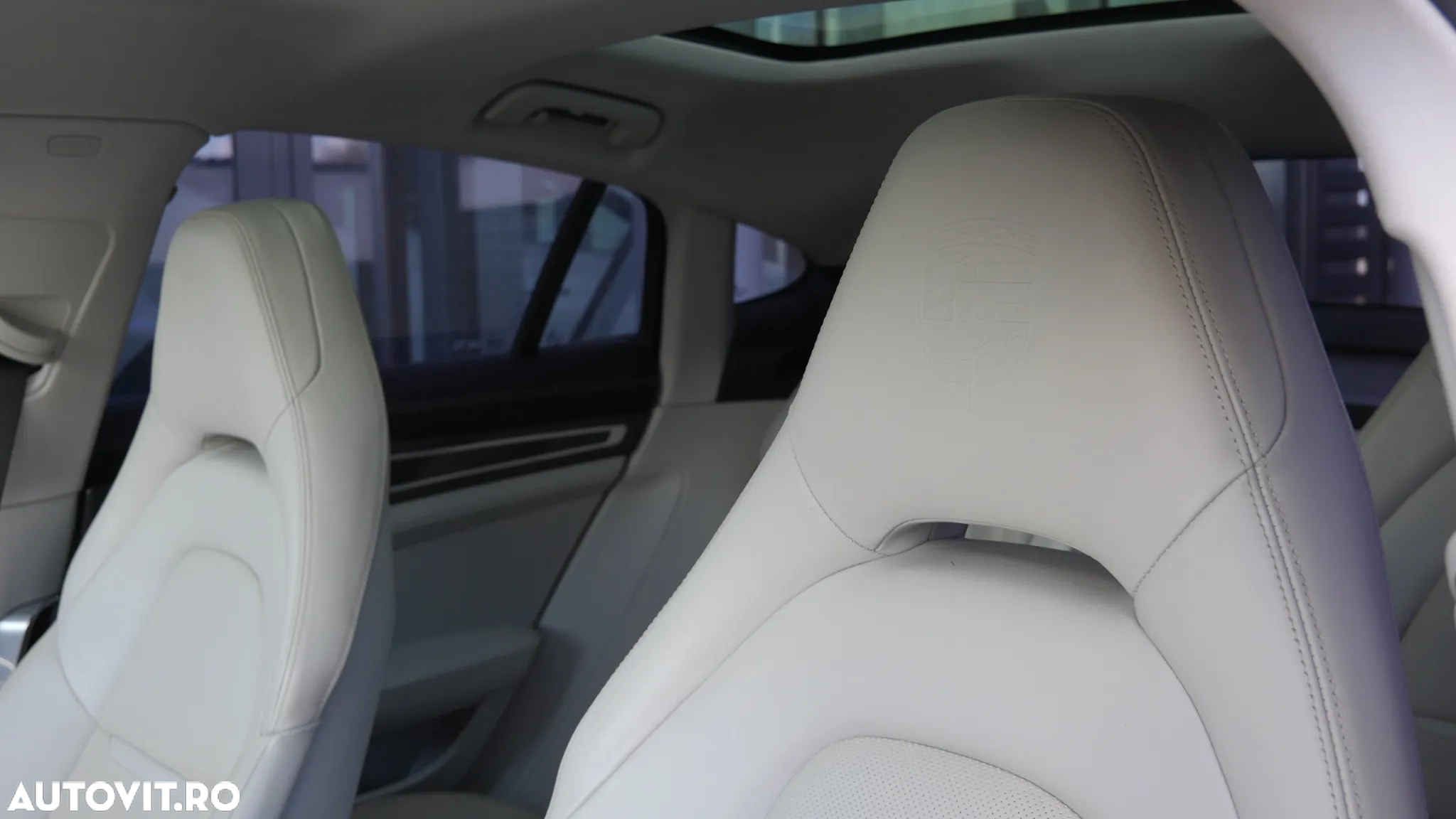 Porsche Panamera 4S - 25
