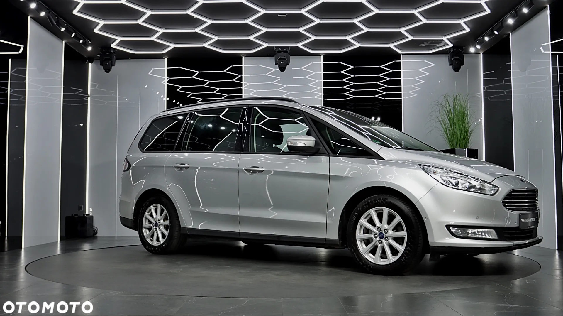 Ford Galaxy - 11