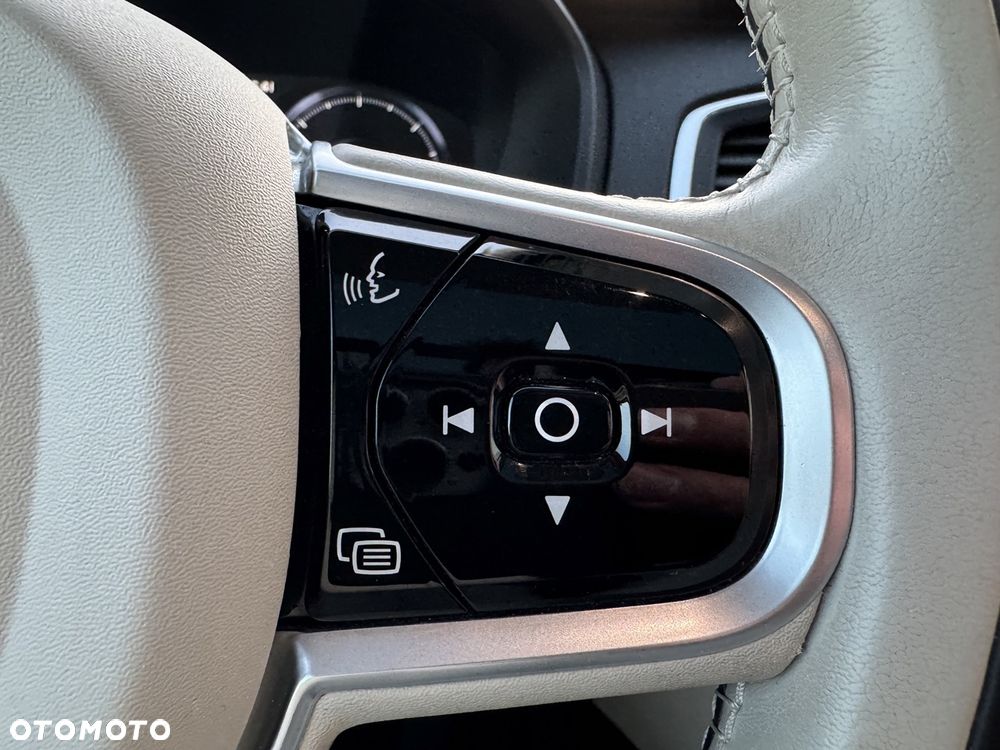 Volvo XC 90 B5 D AWD Momentum Pro - 20