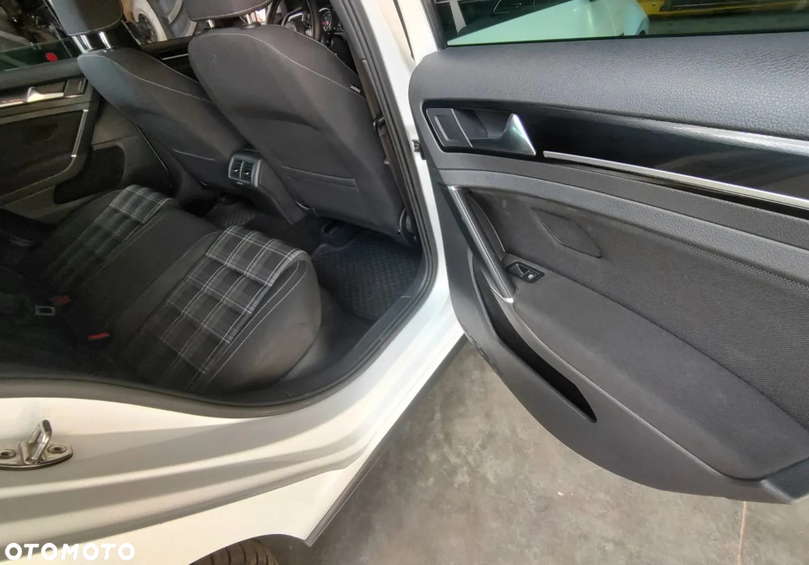 Volkswagen Golf VII 2.0 TDI BMT GTD - 27