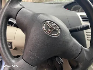 Toyota Yaris - 8