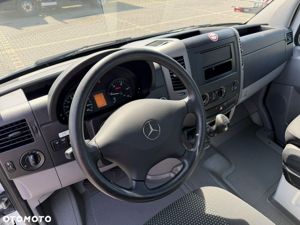 Mercedes-Benz Sprinter - 22