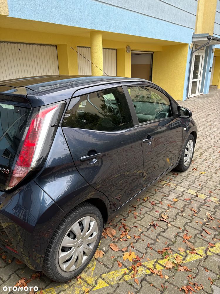 Toyota Aygo x-play - 4