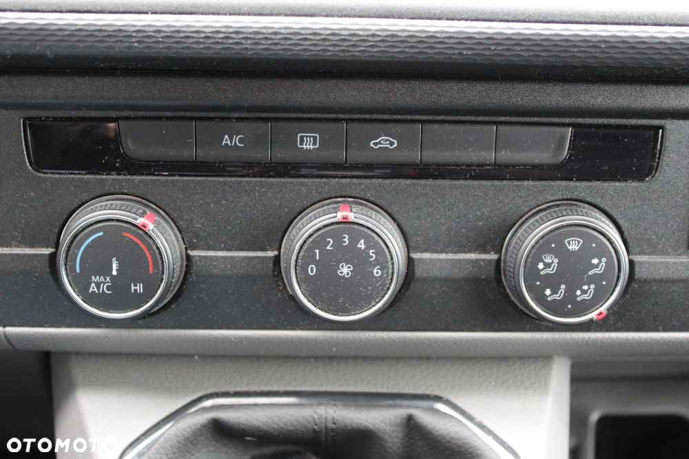 Volkswagen Transporter - 22