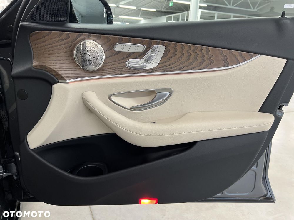 Mercedes-Benz Klasa E - 37