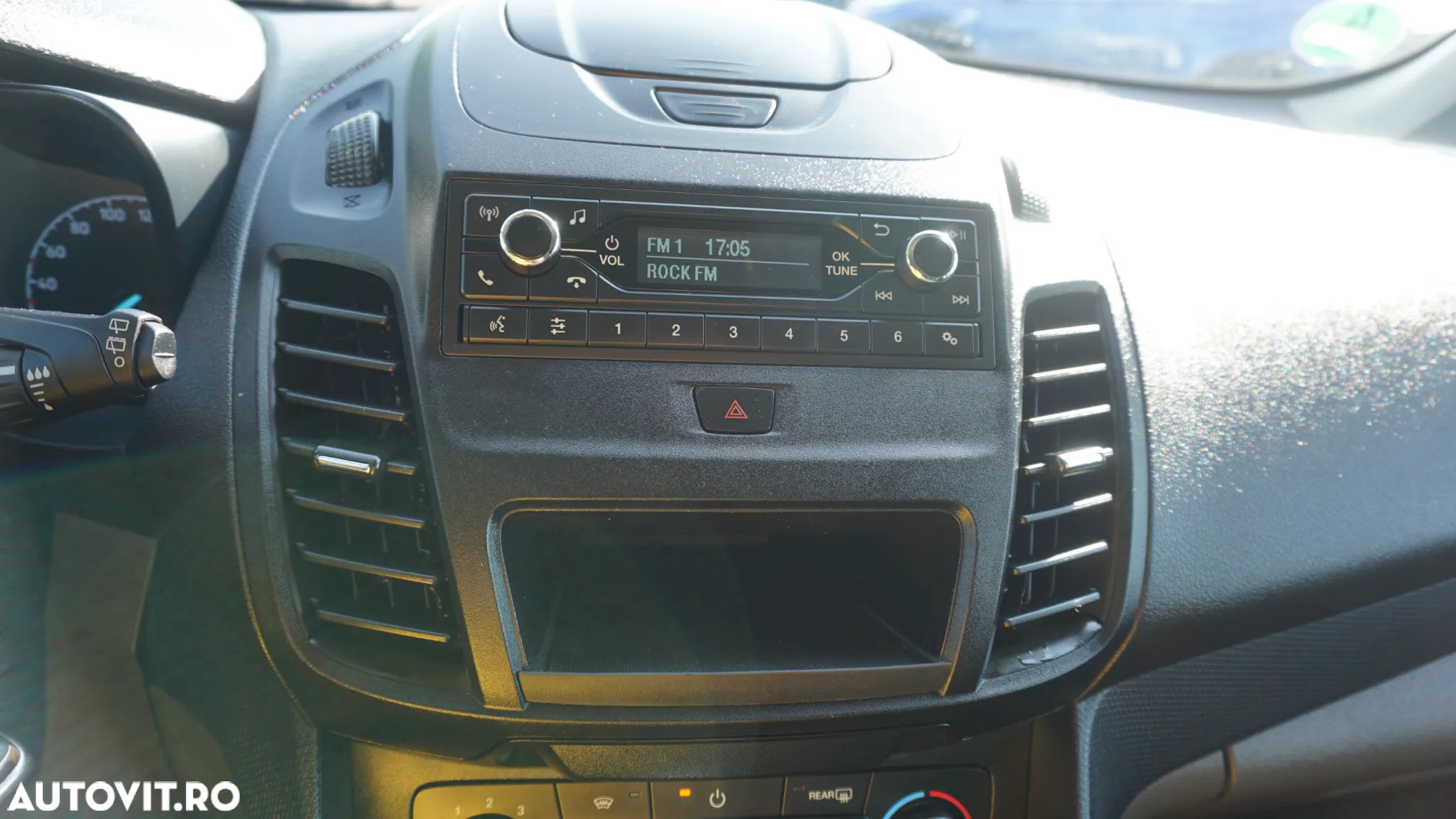 Ford Transit Connect - 20