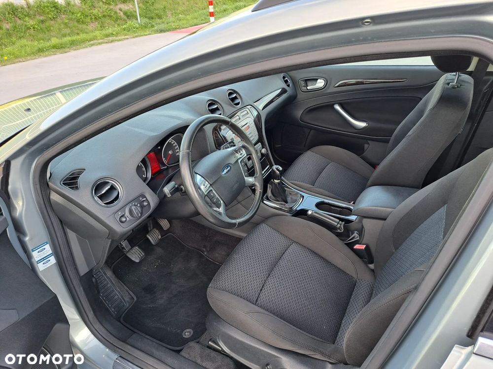 Ford Mondeo 1.8 Titanium X - 9