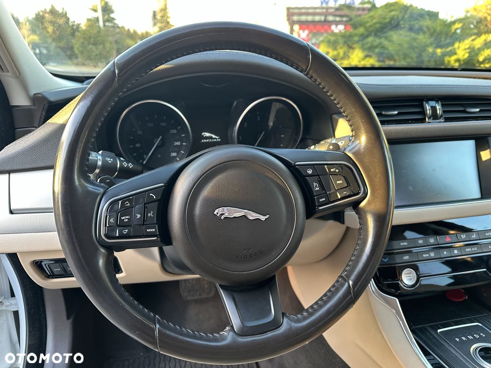 Jaguar XF 2.0 i4D Portfolio - 18