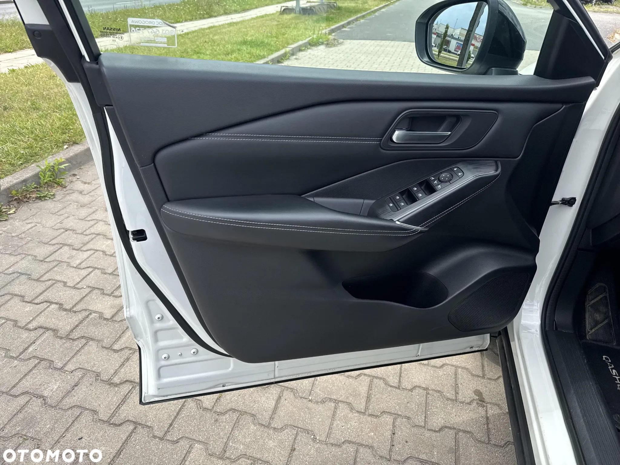 Nissan Qashqai 1.3 DIG-T mHEV N-Connecta Xtronic - 11