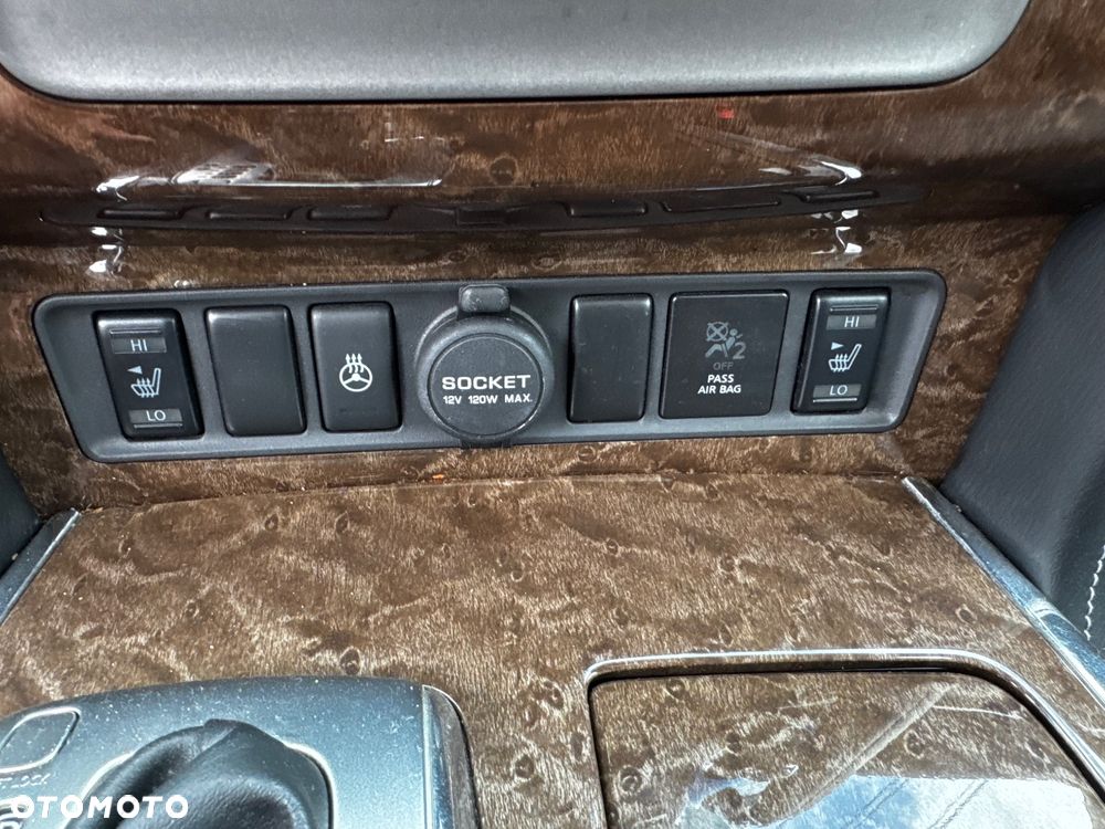 Infiniti QX80 - 23