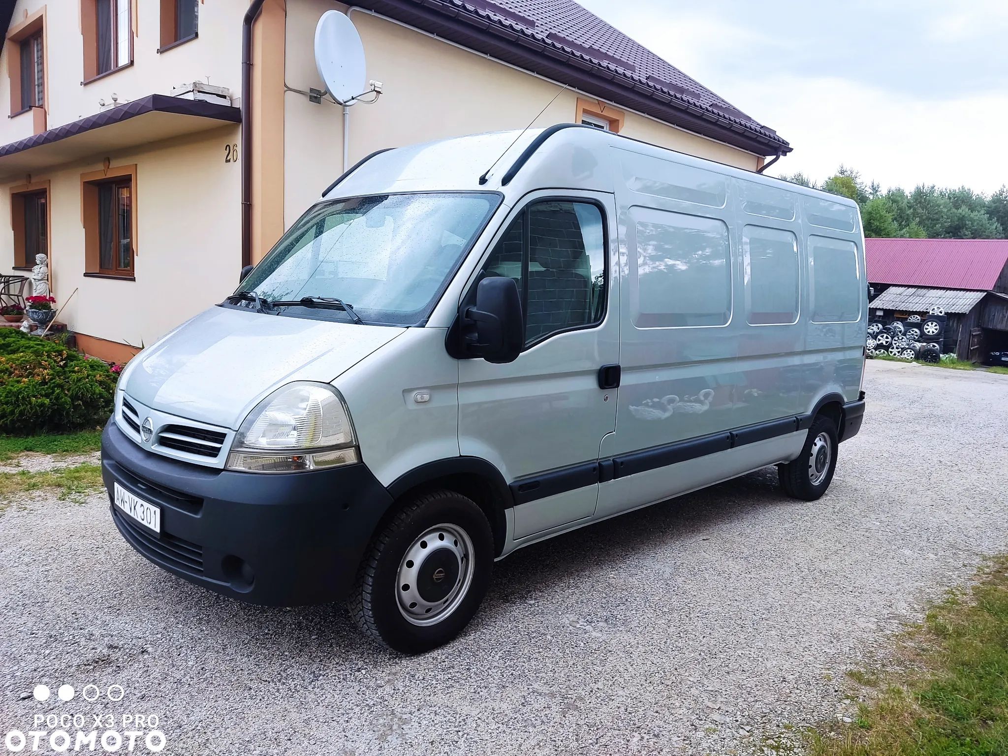 Nissan Interstar - 1