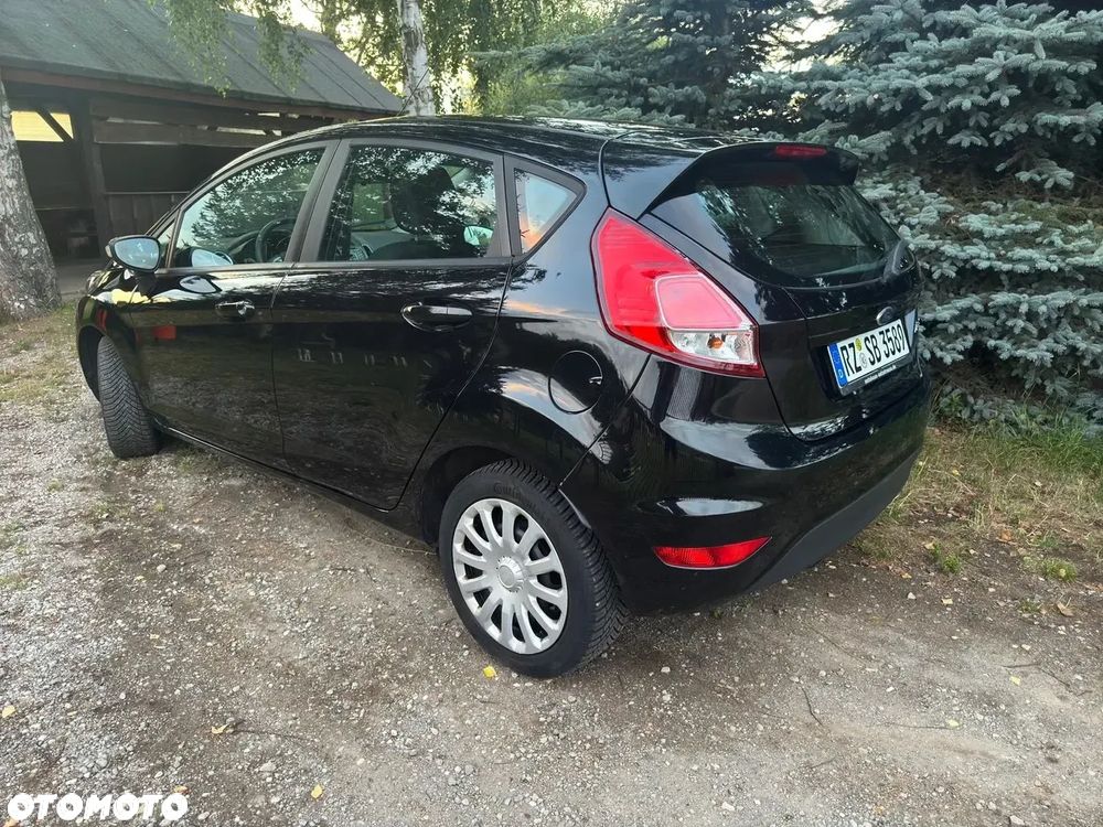 Ford Fiesta - 2