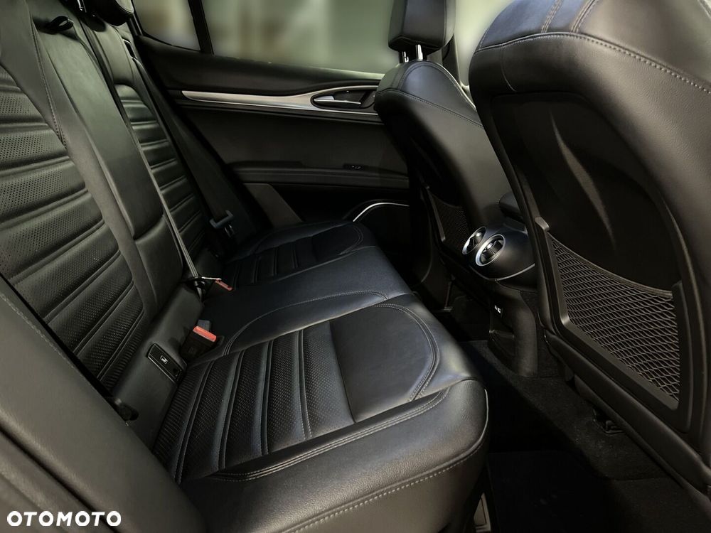 Alfa Romeo Stelvio 2.0 Turbo Veloce Q4 - 14