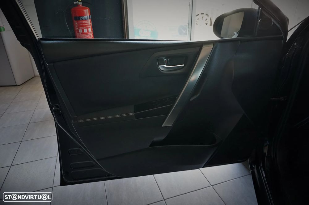 Toyota Auris Touring Sports 1.4 D-4D Life - 21