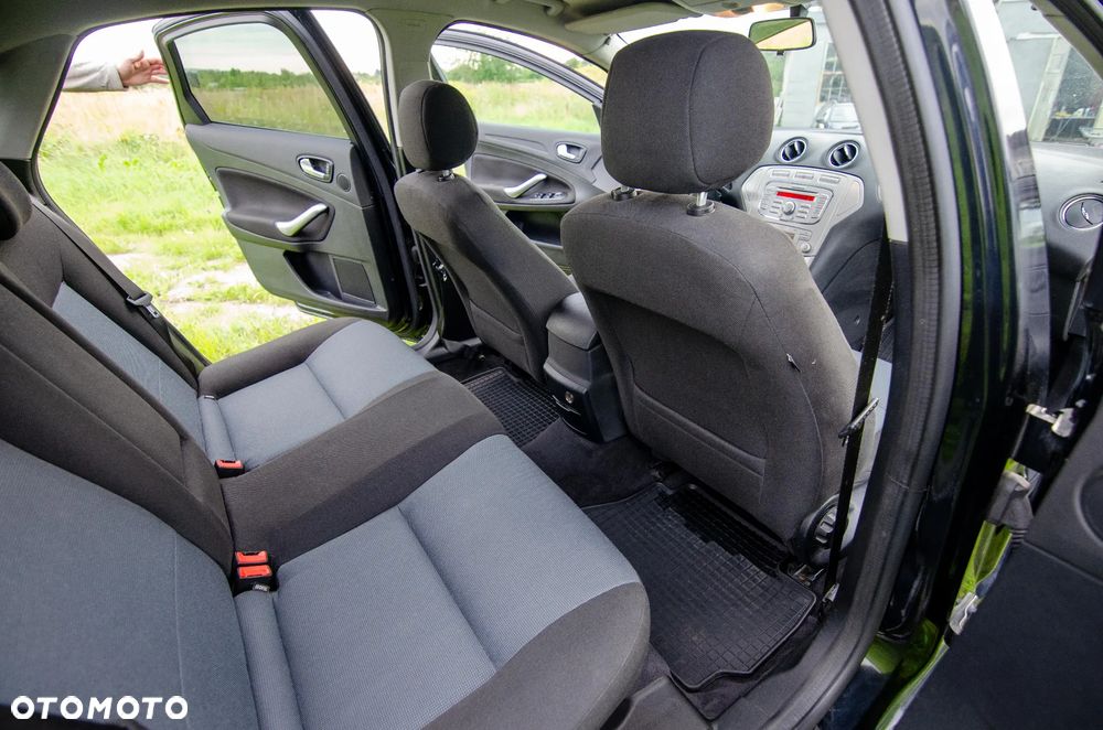 Ford Mondeo 1.8 TDCi Ambiente - 13