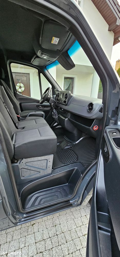 Mercedes-Benz Sprinter - 11