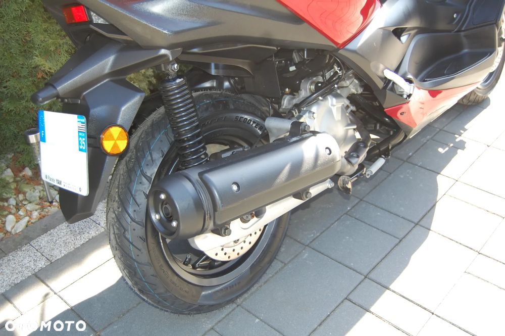 Yamaha X-max - 8