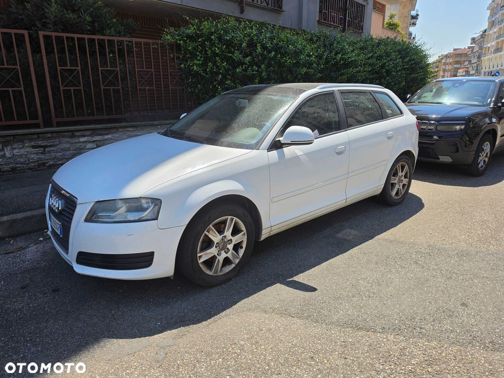Audi A3 Sportback - 2