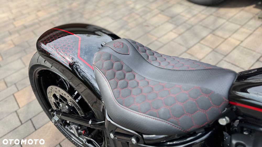 Harley-Davidson FXSB Breakout - 4