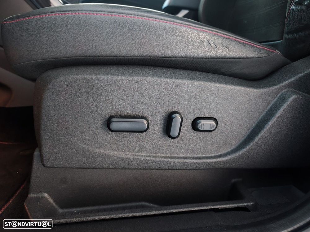 Ford Kuga 1.5 TDCi ST-Line - 30