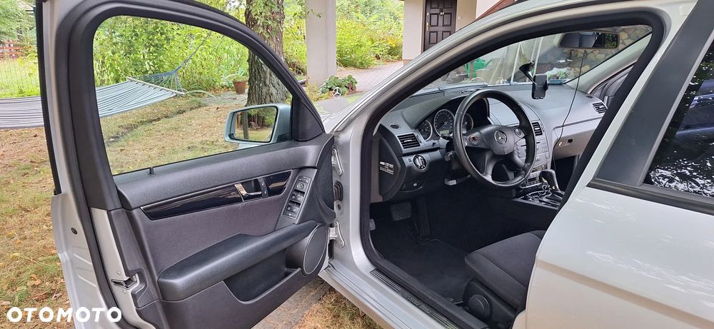 Mercedes-Benz Klasa C 220 CDI DPF Automatik Elegance - 14