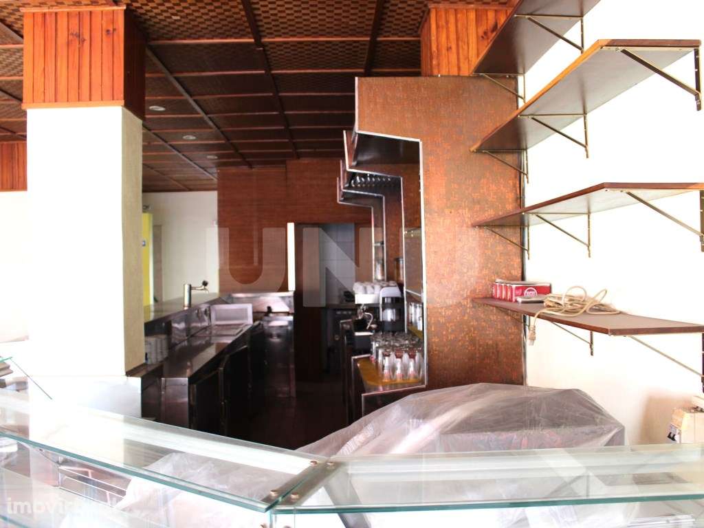 Espaço Comercial com Habitação - Grande imagem: 5/24