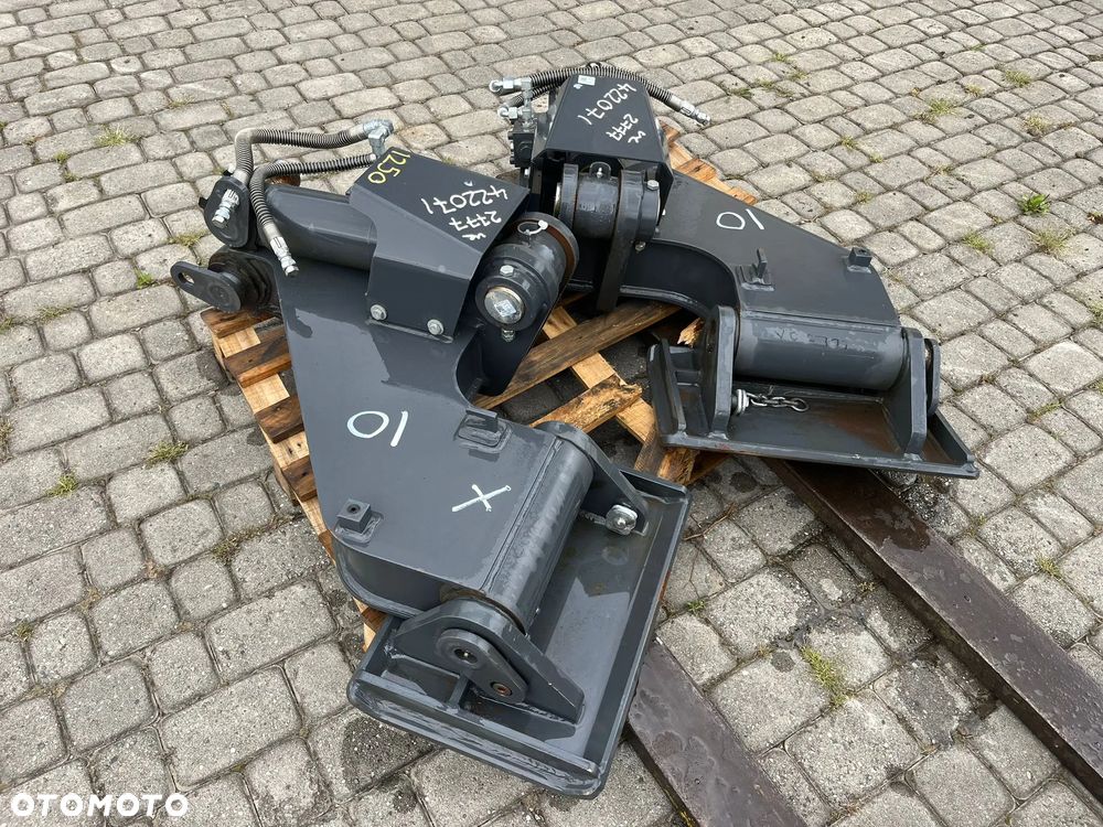 Podpory łapy stopy nohi hydrauliczne do koparki. NOWE!!!