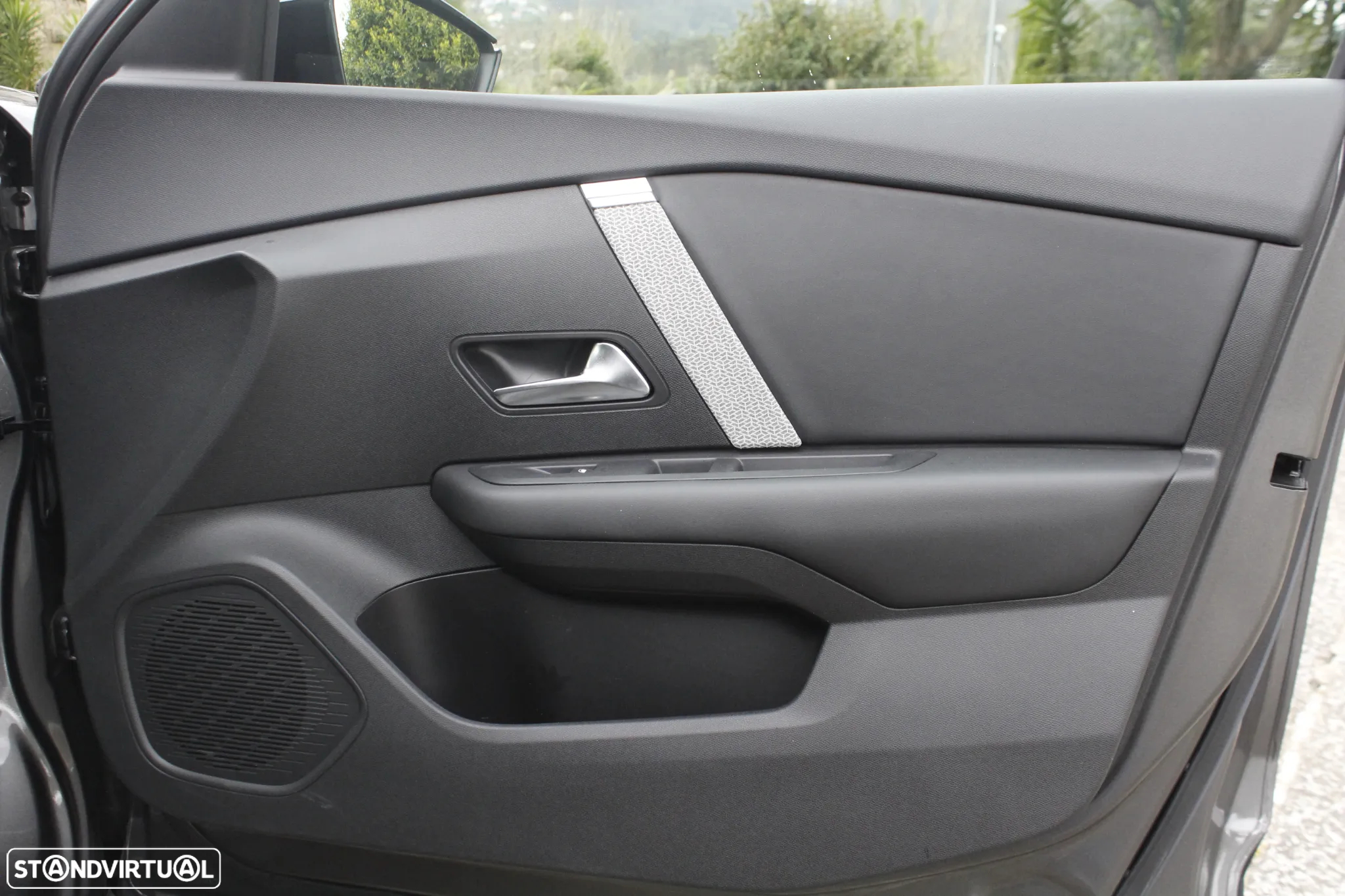 Citroën C4 BlueHDi 130 Stop&Start EAT8 SHINE - 19