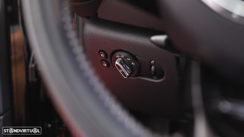 MINI 3 Portas Cooper SE Camden Edition - 48