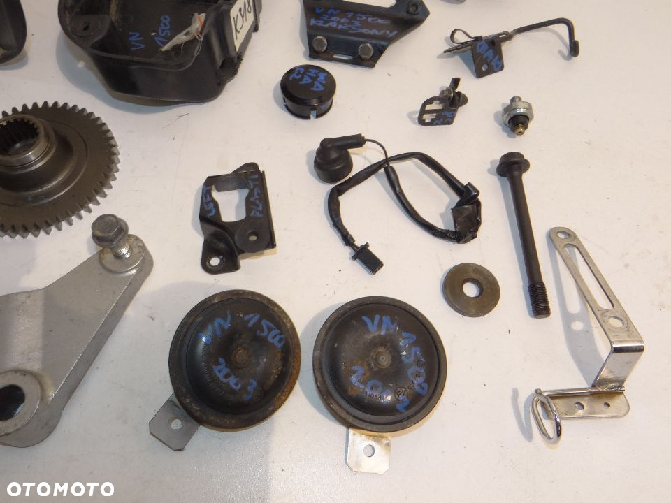 VN 1500 Vulcan 04r plastik wypełnienie mocowanie jarzmo klakson czujnik oleju R137 - 2