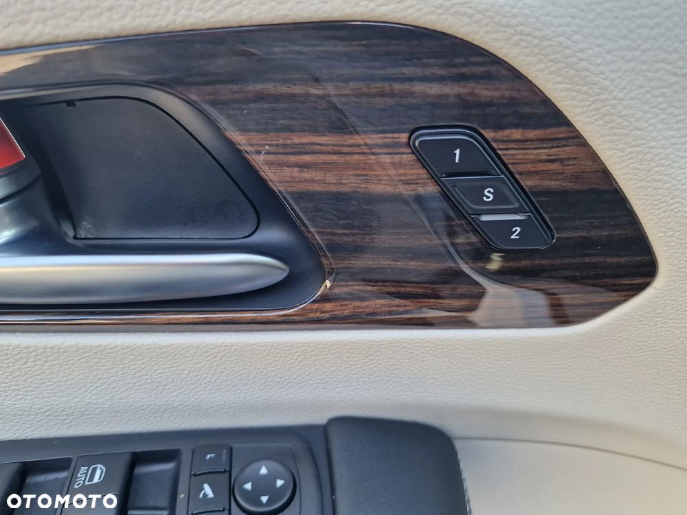 Chrysler Pacifica - 16