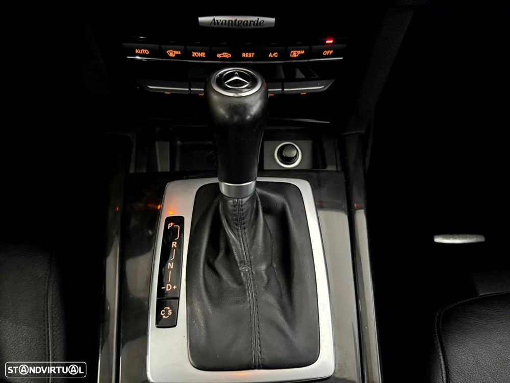 Mercedes-Benz E 250 CDi Elegance BlueEfficiency Auto. - 24