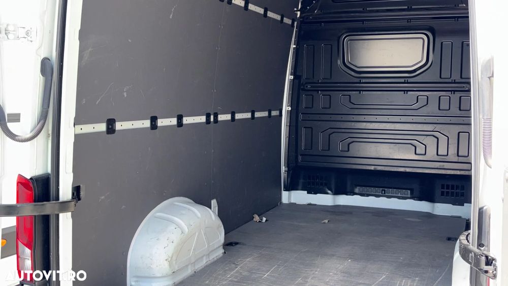 Volkswagen CRAFTER - 23