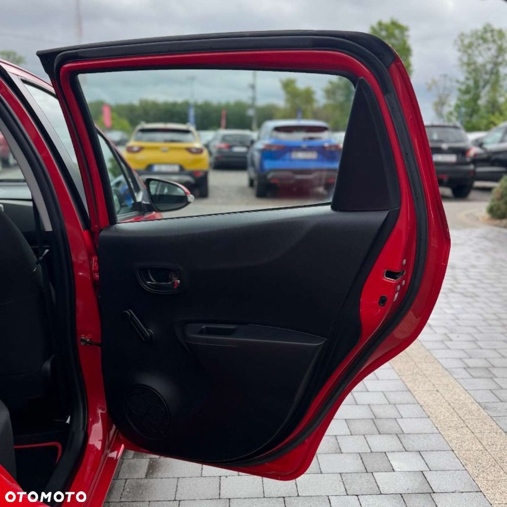 Toyota Yaris 1.33 Selection Platinum - 37