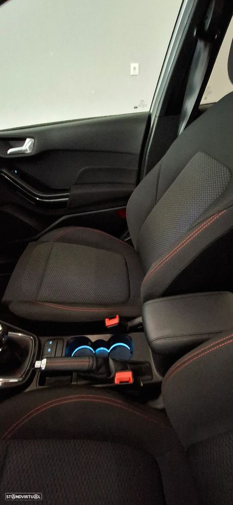 Ford Fiesta 1.0 EcoBoost ST-Line X - 25