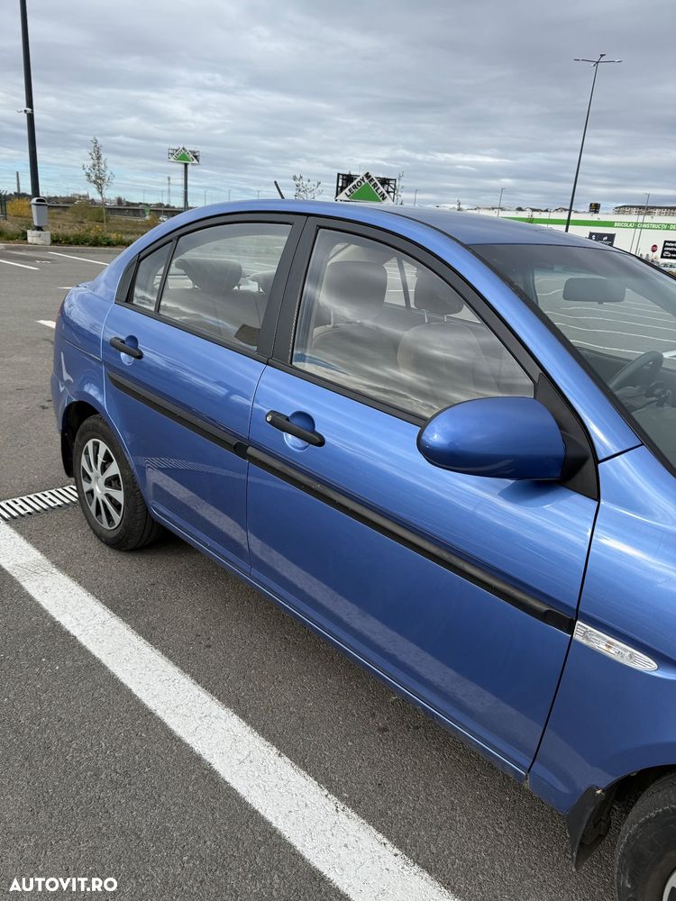 Hyundai Accent - 7