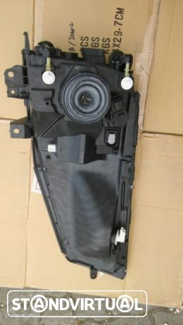 Farol novo nissan cabstar - 2