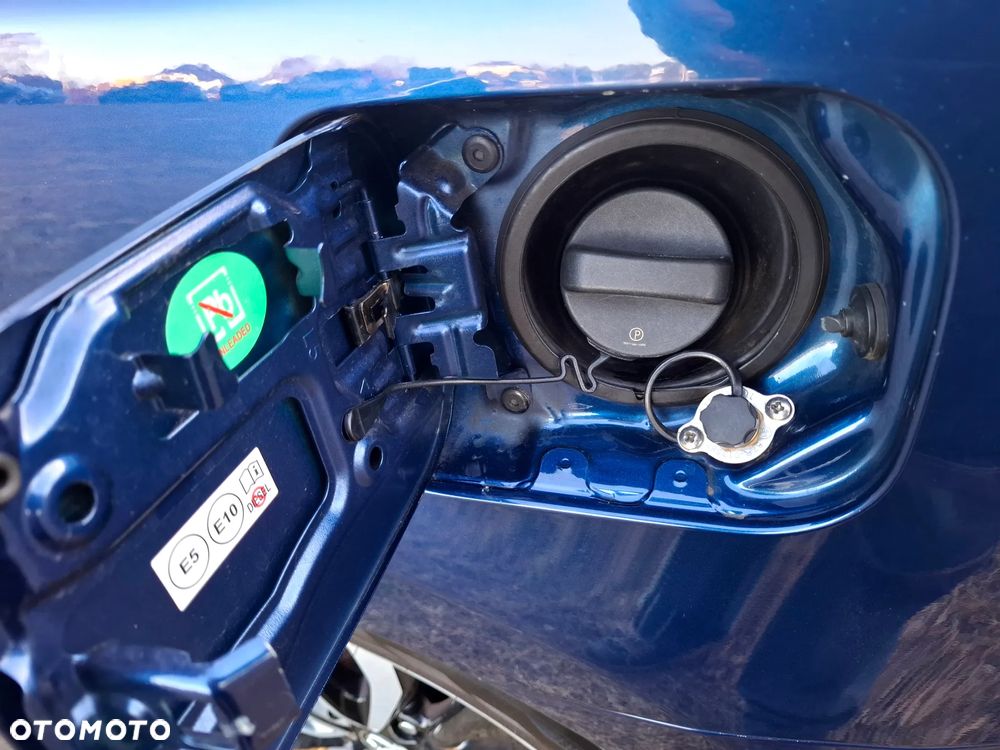 Toyota Avensis 1.8 Premium - 10