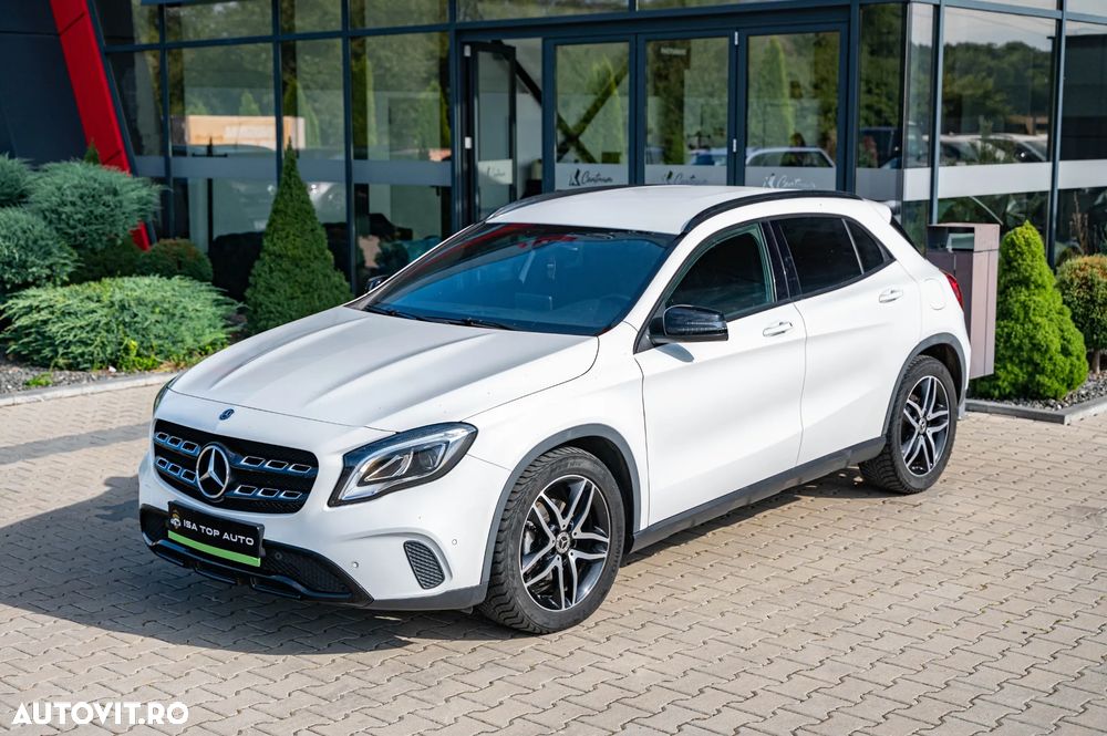 Mercedes-Benz GLA 220 d 4MATIC 7G-DCT - 32