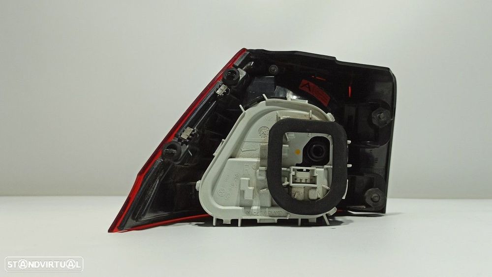 FAROLIM TRASEIRO DIREITO VOLKSWAGEN GOLF VII LIM. ADVANCE BLUEMOTION - 3