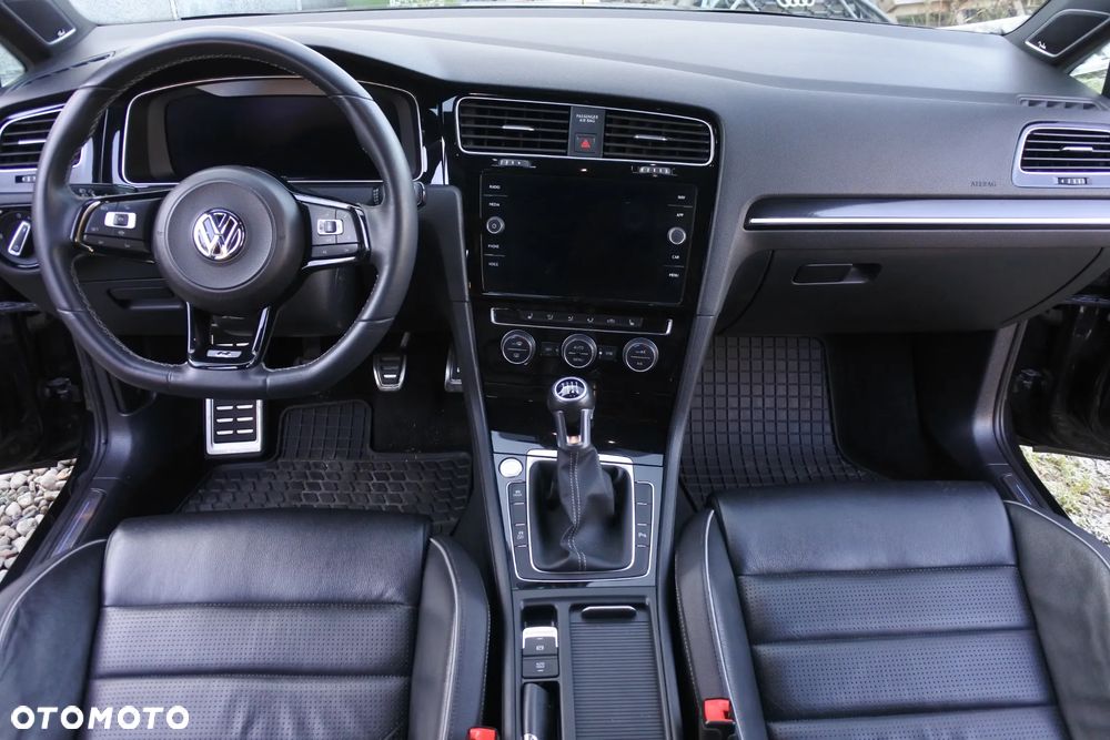 Volkswagen Golf - 12