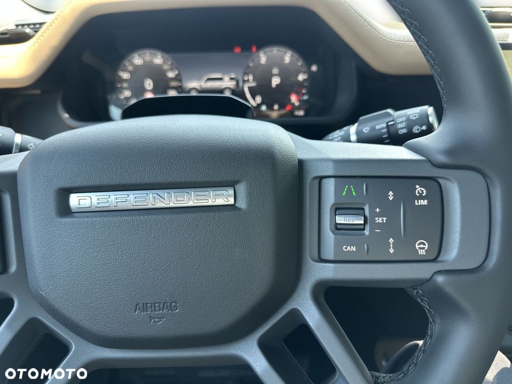 Land Rover Defender - 20