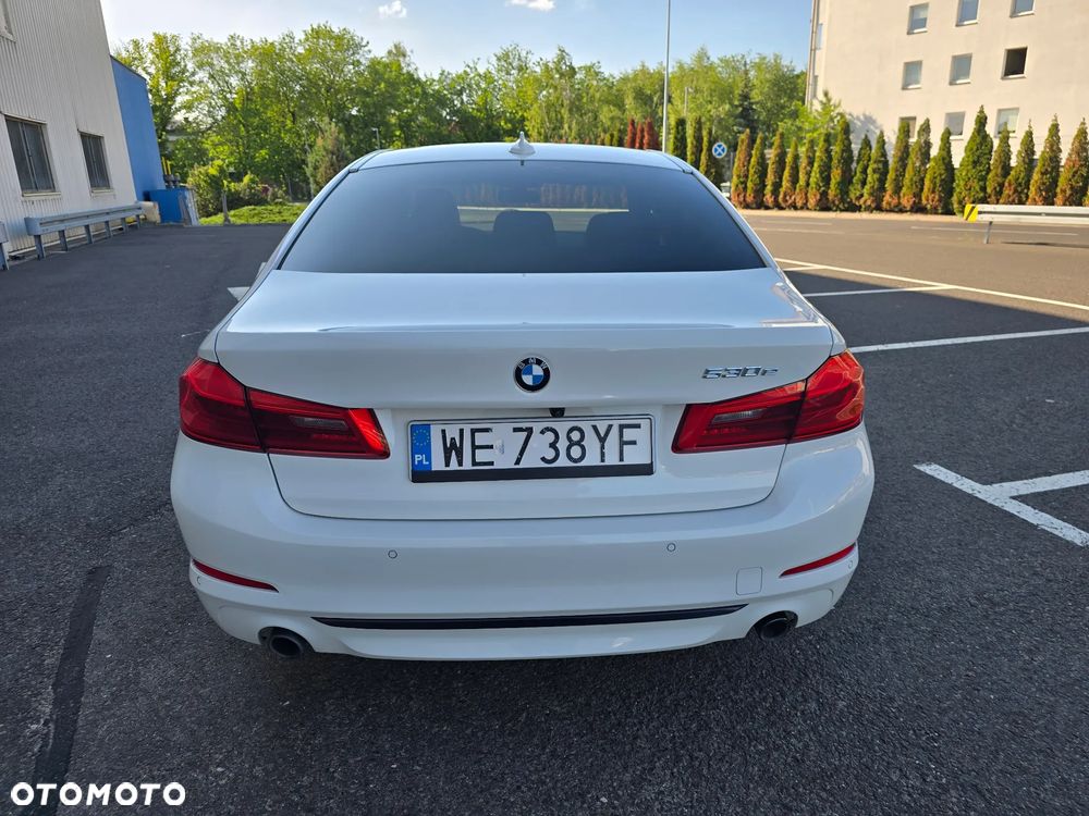 BMW Seria 5 530e iPerformance Luxury Line sport - 6