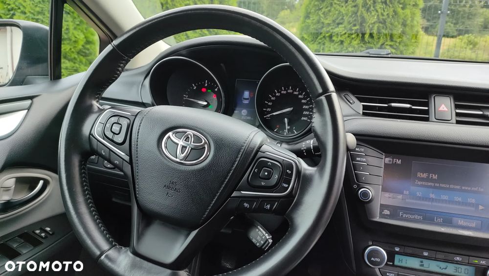 Toyota Avensis 2.0 D-4D Premium - 8