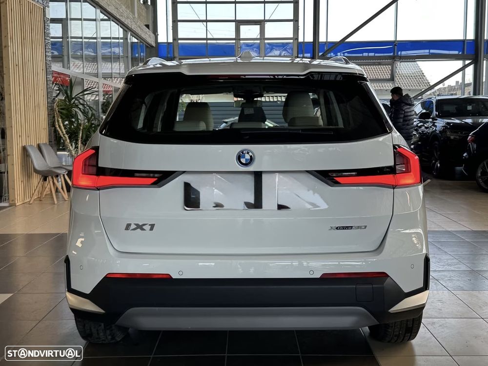 BMW iX1 xDrive30 xLine - 2