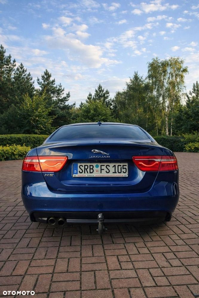 Jaguar XE 20d Prestige - 9