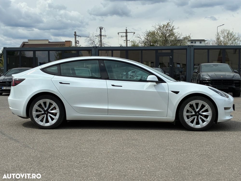 Tesla Model 3 - 7