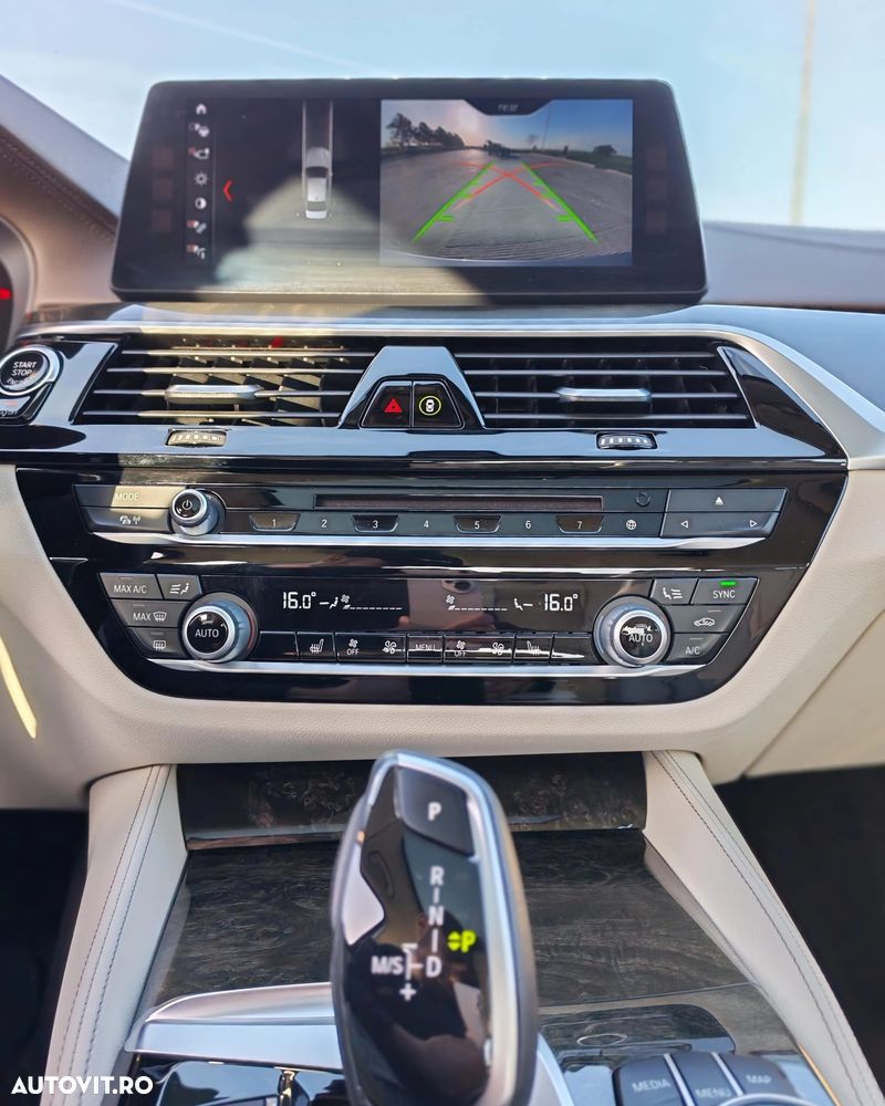 BMW Seria 5 520d Aut. Luxury Line - 17