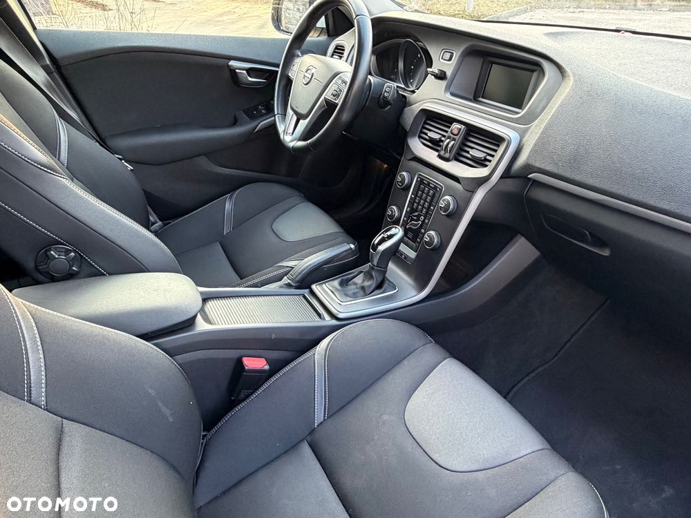 Volvo V40 D2 Geartronic Momentum - 9